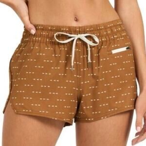 Vuori Clementine Short 2.0 In Turmeric Arrows